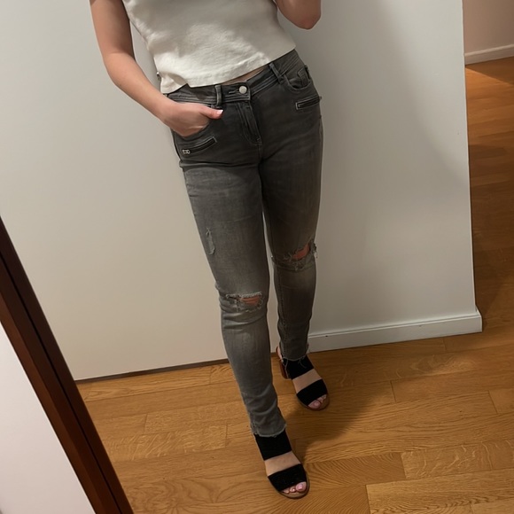 ZARA Gray Ripped Distressed Skinny Jeans - Picture 1 of 7